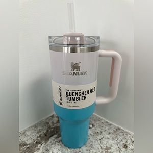 NEW Stanley - The Flowstate Quencher H2.0 Tumbler 40 OZ - Pool Ombre